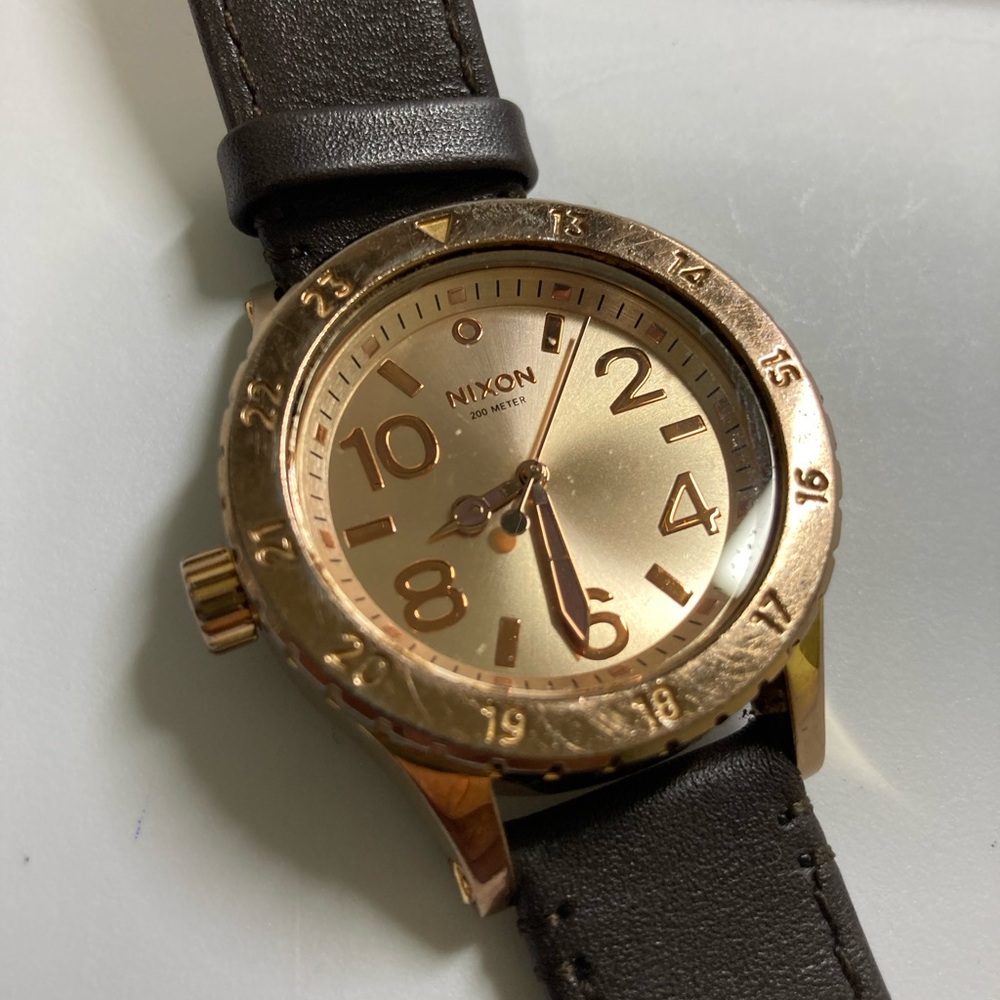 Nixon The 38-20, Refined, rose gold tones with brown leather strap, new battery - Picture 2 of 12